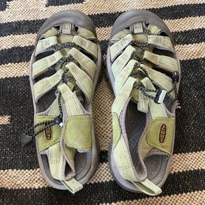 Keen hiking sandals